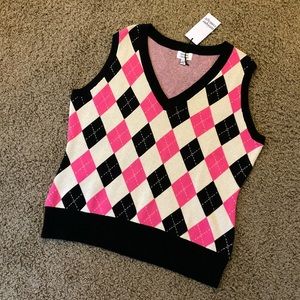 NWT~Pink, Black, & Cream Argyle Print Retro Sweater Vest, V Neck, Women’s XL/1X